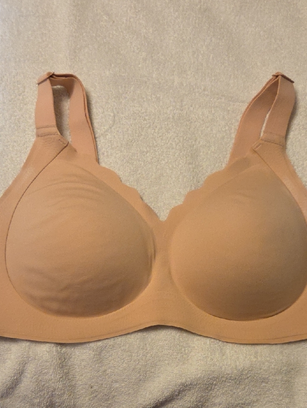 Everyday Smooth Nude Wireless Bra with Light Support.  L New, Never Worn.